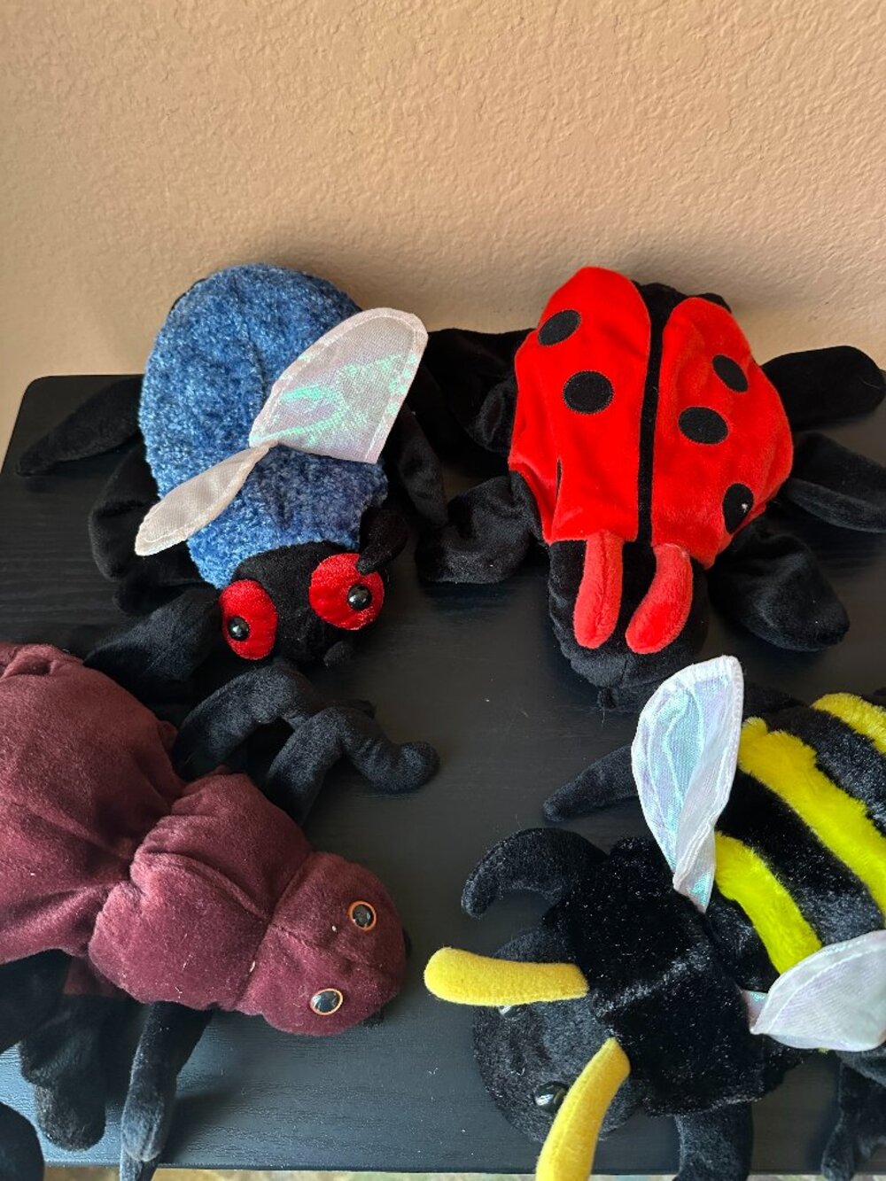 🎁 Dream USA Insect Hand Puppet Set – Bee, Ladybug, Fly & Ant Plush Puppets (4)